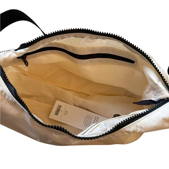Baggu Medium Crescent Bag in Ivory - Picture 7 of 8